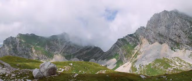KÁNOE DELŠÍ ZÁJEZDY PO EVROPĚ BOSNA ŠVÝCARSKO ČERNÁ HORA KÁNOE Durmitor BOSENSKÉ KRASOVÉ ŘEKY A DVA DNY U MOŘE Trebižat 3 dny Neretva indiánská Zrmanja a moře Kulturní a přírodní skvosty Balkánu