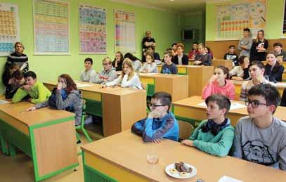 Po přečtení jedné z Rytířských pohádek od Dagmar Langové nám pověděl pár informací o svém nevšedním koníčku a seznámil nás s výzbrojí, kterou si s sebou přivezl.