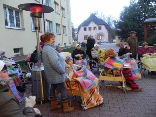 Tomuto slavnostnímu okamžiku předcházela jemná adventní výzdoba i