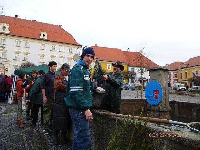 z kašny na