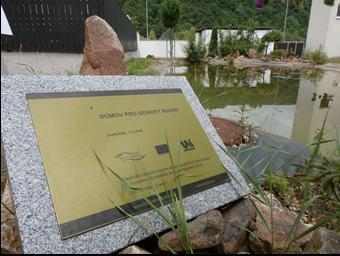 Úvod Domov pro seniory Bukov poskytuje a zajišťuje služby podle zákona č. 108 / 2006 Sb. s účinností od 1. 1. 2007.