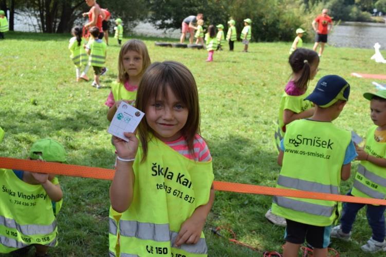 Sportovní odpoledne pro děti z integračních školiček Smíšek (. 8. 7) Nejenom finančně chceme pomáhat.
