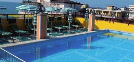 V 10 HOTL N LSON *** Jesolo Lido Ovest» jesololidoovest.azzurro.cz JSOLO LIO OVST snídaně polopenze 25. 05. 01. 06.