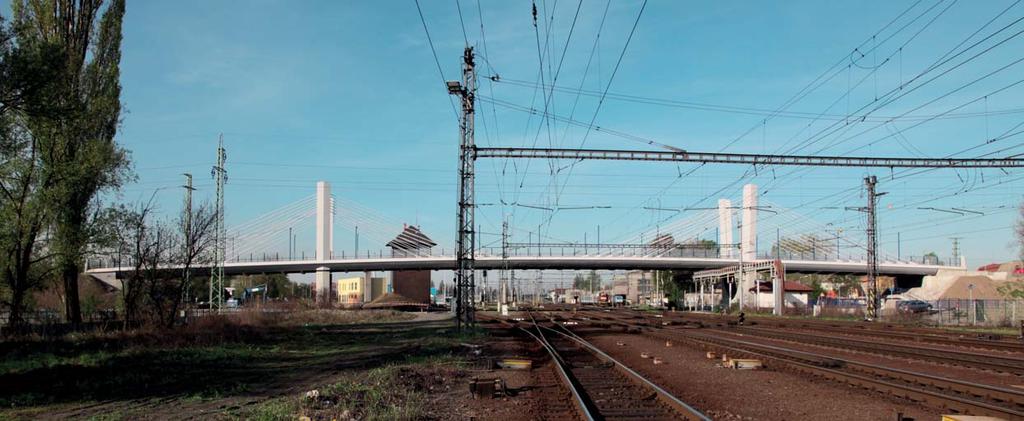 EXTRADOSED MOST PŘES NÁDRAŽÍ V BOHUMÍNĚ EXTRADOSED BRIDGE ACROSS THE RAILWAY STATION AT BOHUMIN 1 Lenka Zapletalová, Vladimír Puda, Jiří Stráský, Gabriela Šoukalová Extradosed most přes nádraží v