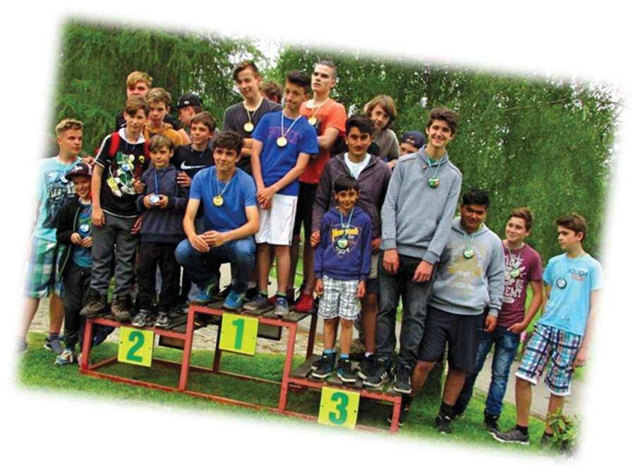 Ovšem za vydatného přispění našich bývalých žáků.