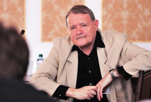Platy v nemocnicích. Stále stejná písnička, ale letos v jiné tónině Stejně jako v posledních letech se i na počátku roku 2019 vyjednává v českých nemocnicích o mzdách na příští rok.
