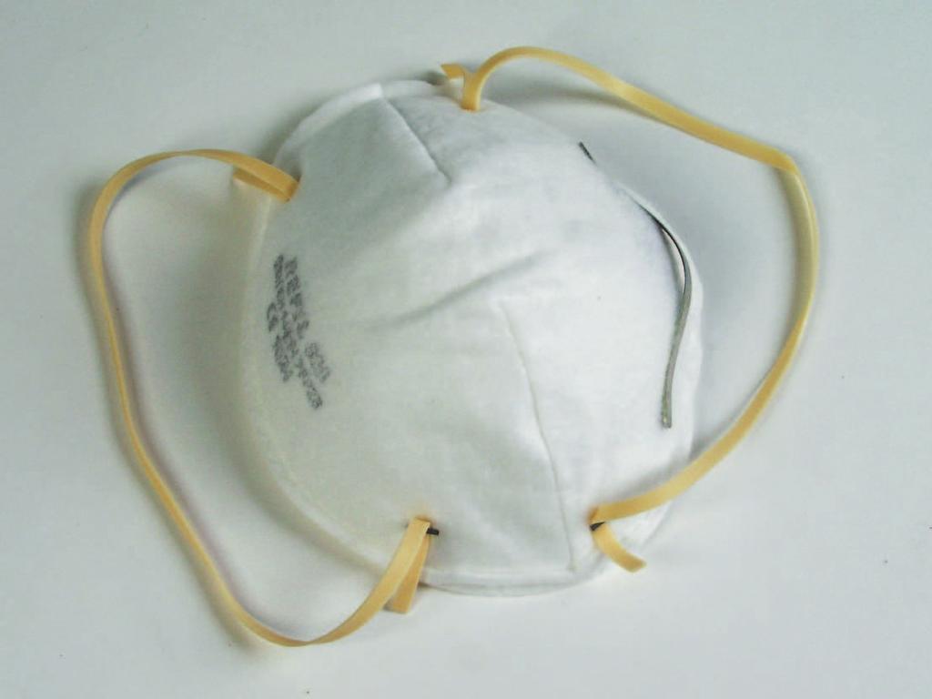 FFP2S pre moulded respirator with exhalation valve and active carbon layer up to 10x MAC REFIL