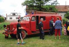 6 7 HASIČI: Dne 30.4.2012 se uskutečnilo tradiční,,pálení čarodějnic organizované dobrovolnými hasiči naší obce. Od hasičské zbrojnice vyšel průvod v maskách.