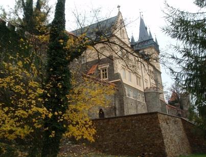 ZÁMKU VE 