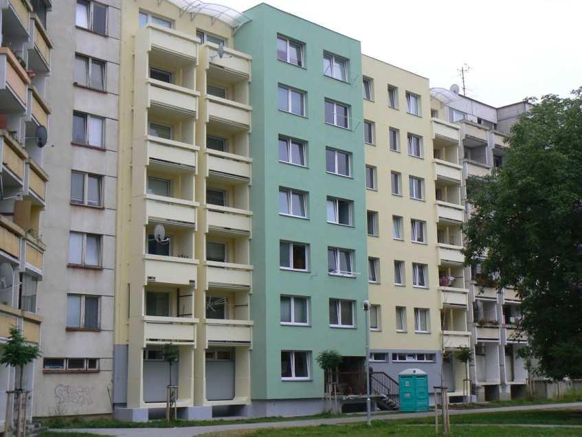 379 ulice Třebízského, Písek, zastoupené Domovní a bytovou správou města Písku, která zajišťovala veškeré koordinační činnosti Popis prováděných prací: Prvními pracemi, které proběhly, bylo statické