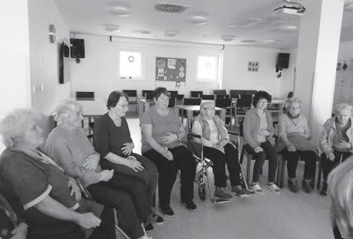 Bylo milé sledovat, jak se seniorky dokázaly do cvičení ponořit a užít si ho. Po cvičení seniorky obdržely dárky v podobě několika zajímavých receptů zdravé výživy a ingrediencí na jejich přípravu.