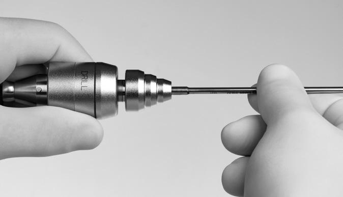 Rotující nástavce Všechny nástroje pro vystružování systému Trauma Recon System poskytují přibližný maximální točivý moment 13 Nm. Rychlospojka AO/ASIF (05.001.