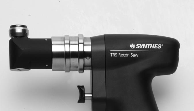 Práce s pilou TRS Recon Sagittal Saw Provoz pily TRS Recon Sagittal Saw Z bezpečnostních důvodu otočte přepínač režimů do polohy SAW.