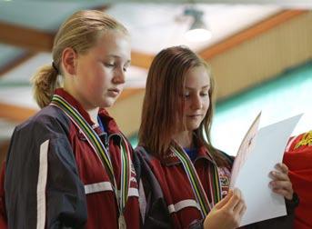 SP žáků 2008 Naši nejmladší hrdinové ze Zadaru Naše úspěšná dvojice žákovských reprezentantů Karolína Doubková a Martin Schejbal, která na květnovém SP žáků v Zadaru získala celkem tři medaile a