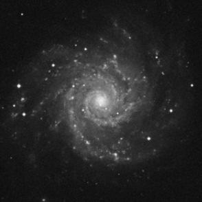 Autor volí řešení, kde se rakety nenastavujínadsebe,neboť...takovýútvarby byl těžko zhotovitelný v náležité pevnosti.