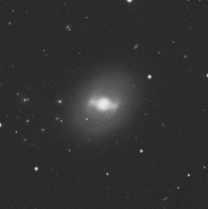NGC 1055 má aktivní jádro, ale jen slabšího typu LINER. Během prozkoumávání této části oblohy bychom neměli vynechat několik dalších, i když slabších spirálních galaxií s příčkou.
