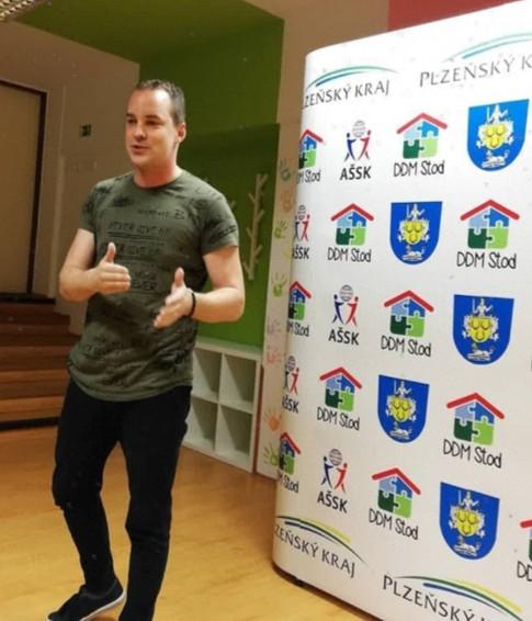 TV Stod navštívili hosté, které znáte z televize První polovinu školního roku si děti z TV Stod užily na 100D%!