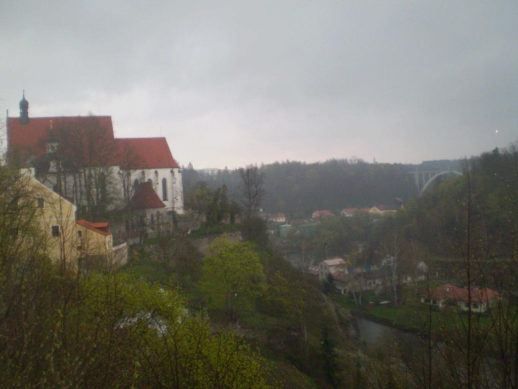 Farní pouť do Bechyně 19. 4. 2008 Je sobota brzy ráno a chystáme se na dlouho očekávanou farní pouť do Bechyně.