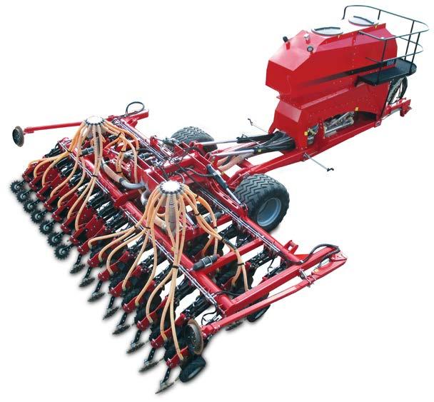 AGRI SEEDING 3-9 m 100 340 k SECÍ STROJ DD Přihnojování jako volitelná výbava.* Vlastní GPS snímač rychlosti. Kamery a osvětlení. Rovnoměrné uložení osiva.