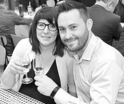 akce. Vl a s t n ě s e bavil každý, kdo na čtvrtý ročník plesu do Břestku Zdounečanka si střihla i několik českých popových vypalovaček.