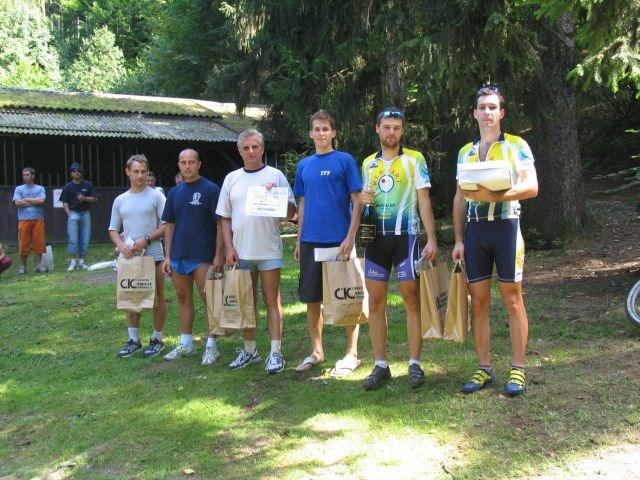 Oldřich Hofman nás reprezentoval na Hlavňovském X triatlonu 23.8., kde obsadil 4. místo ve své kategorii a na závodu X terra v Biřičce v Hradci Králové dne 12.8., kde obsadil 12.