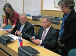 57 58 59 60 Olomouckého kraje v rámci projektu Partnerství pro rozvoj kraje, tentokrát v Doloplazech na Prostějovsku. 24. 10. Slavnostní otevření úseku dálnice D1 Vyškov Mořice.