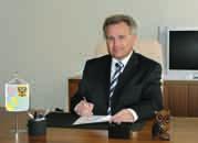 ÚVODNÍ SLOVO HEJTMANA RNDr. Ivan Kosatík hejtman Olomouckého kraje Vážení přátelé, v roce 2005 jsme vstoupili do druhého volebního období Olomouckého kraje.