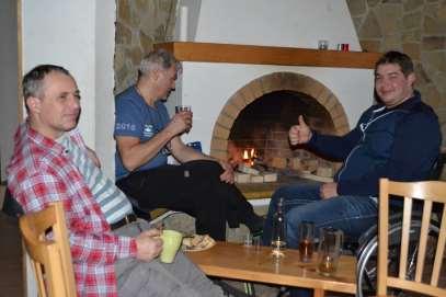 zahřáli a u