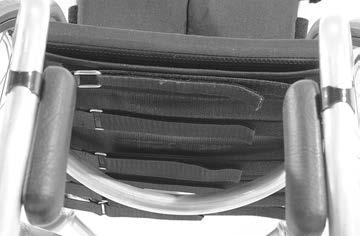 Nastavení řemínkového sedacího kurtu Řemínkový sedací kurt (2) lze nastavovat pomocí suchých zipů na napínacích řemínkách (2).