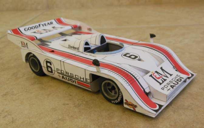 Porsche 917/10, USA, Canada - 1972 kód: MM018 Model obsahuje 3,6 strany A4 dílů a 2 strany schématu a návodu, a je určen pro pokročilejší modeláře.