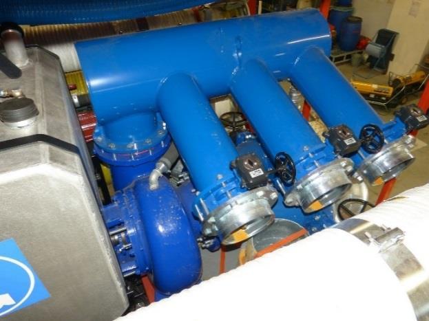 6 m Výbava sací hadice, výtlačné hadice, 2 x ponorné čerpadlo Rosenbauer 4/1 výkon 400 l/min, 2 x