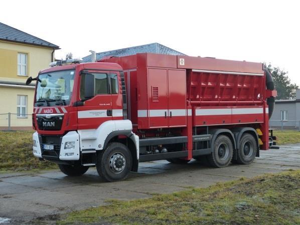 Sací bagr MAN TGS sací bagr MAN TGS 26.440, 6x6 je určen k nasávání mokrých i suchých materiálů (kapaliny, kaly, zemina, kamení, zdivo, aj.