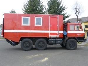 Tatra T815 6x6: uzpůsobená jako zázemí pro potápěče při ponorech 2. Tatra T815 6x6 ADK: vybavena dekompresní komorou DK-2B pracovní tlak komory je ekvival. 100 m hloubky.