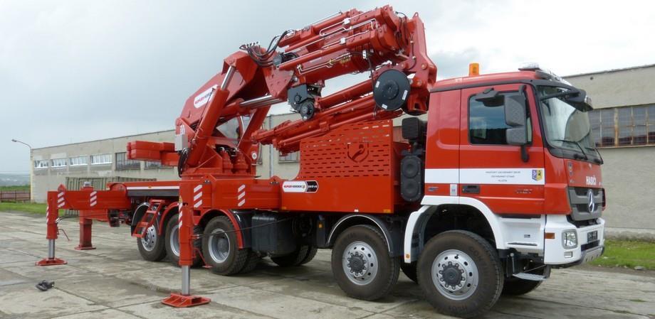 AJ 80 - Automobilní jeřáb HK 240 K7 + L6 manipulační, stavební, záchranářské práce a manipulace s nepojízdnou nebo havarovanou technikou hydraulická ruka umožňuje provádět práci s jeřábem ve