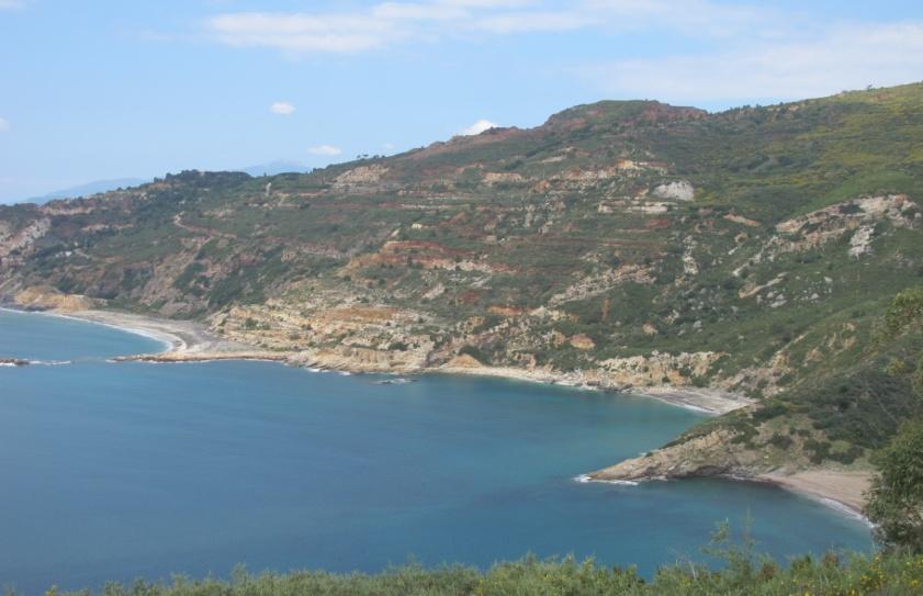 Po kosilu se odpeljemo do Porto Azzurra na PZA, da odlijemo in dolijemo potrebno.