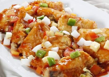 CÁ HỒI RÁN SỐT CAY Smažený losos s pikantní omáčkou Fried salmon with spicy sauce 104.
