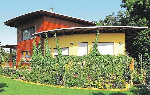 STAVBA -BYDLENÍ SPECIÁLNÍ PŘÍLOHA TÝDENÍKU 5plus2 Pasivnídomy majitelůmuspoří Takzvané pasivní domy jsou lidstvu známé od roku 1991. Proto jich zatím včesku moc není.