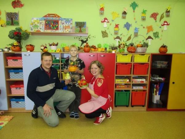 Aby se všem dob e pracovalo, bylo pro rodiče i pilné žáčky p ichystáno malé občerstvení.