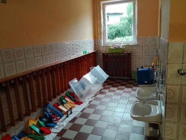 Rovněž byla zahájena p ístavba t ídy pro děti dvouleté, čímž obec pružně reaguje na povinnost z izovatele zajistit od roku umístění dětí dvouletých ze svého spádového obvodu.