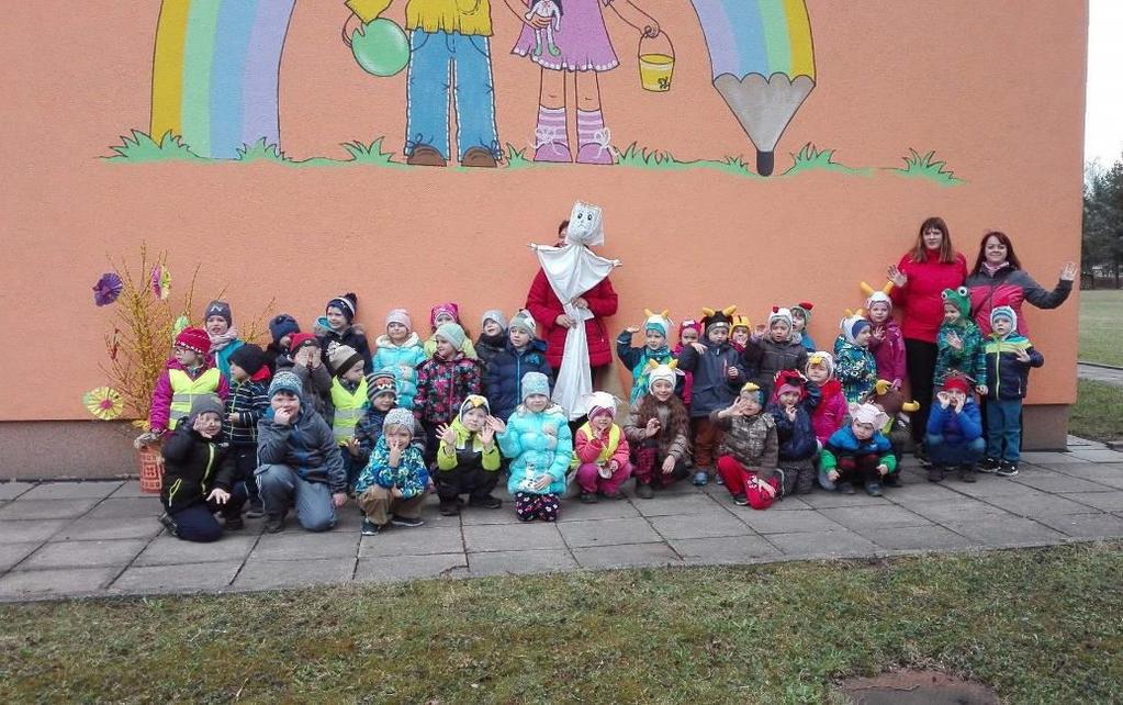 7.5 Vybrané akce MŠ "Vítáme jaro" Děti a paní učitelky mate ské školy se tento rok pilně chystaly na radostné vítání jara, které se uskutečnilo v úterý. b ezna 7.