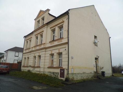 ZNALECKÝ POSUDEK č. 3728-243-2015 o ceně podílu 3600/10000 na obytném domě čp. 70 se stavební parcelou č. 100 v katastrálním území Lom u Mostu Objednavatel znaleckého posudku: JUDr.