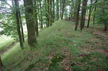 30) Val mezi vnitřním   32) Val oddělující vnější