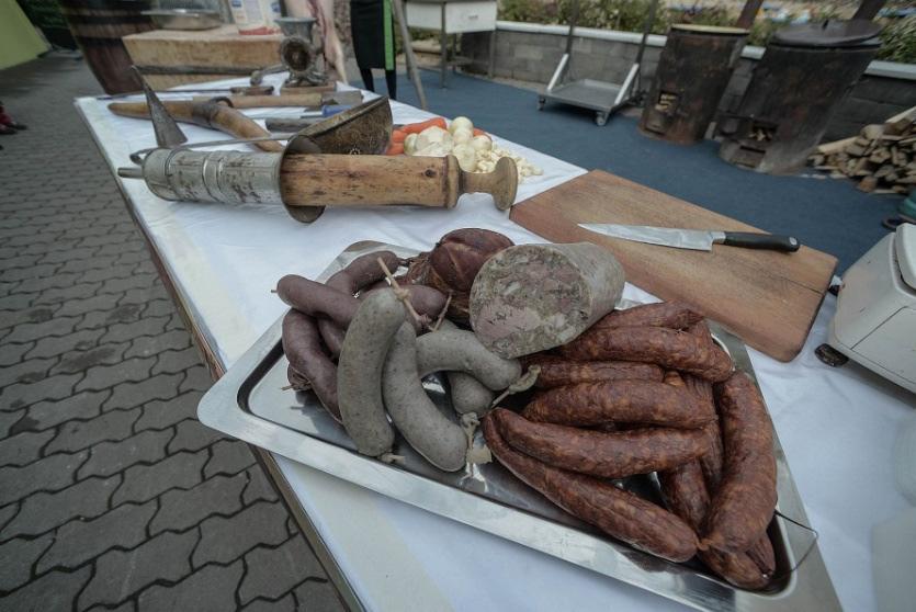 2019 se bude konat prodej zabijačkových výrobku na hasičské zbrojnici v 9:00 hod. Srdečně zve SDH Šilheřovice.