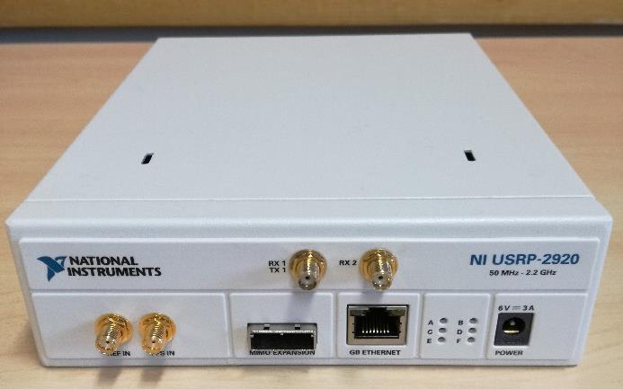 Obr. 6.4: NI USRP-2920. 6.2.3 PicoSync - II Zdroj přesných synchronizačních signálů. Disponuje interním oscilátorem OCXO a GPS přijímačem.