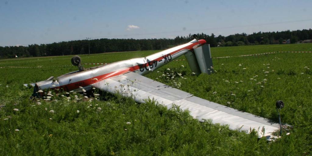 Kluzák byl po nárazu poškozen v části trupu za kabinou, na svislé a vodorovné ocasní ploše, levá polovina křídla byla vylomena směrem k přídi a vpředu byl trup zdeformován na motorových krytech.