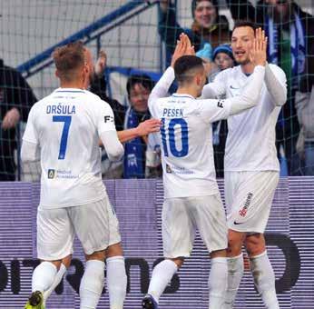 32 FORTUNA:LIGA GÓLOVÁ JÍZDA Zakulacené mety v čele Foto:www.fcslovanliberec.cz SOUTĚŽ AKTIVITY GÓLU (gól - 2 body, asistence - 1,5 bodu) 44 Nikolaj Komličenko (Ml.