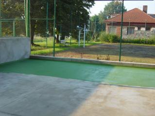 Na této práci mají zásluhu pan školník Josef Římal a paní
