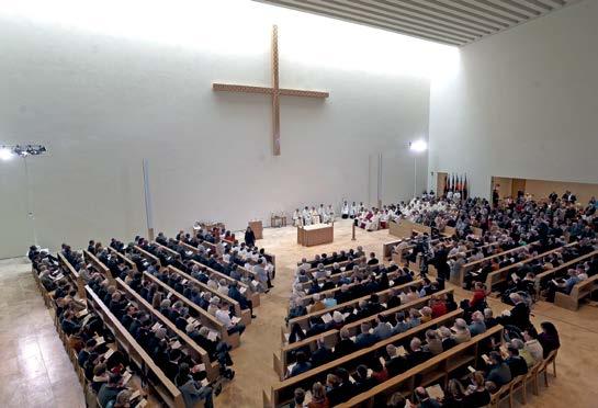 Po połoženju zakładneho kamjenja běše w zašłymaj lě tomaj lědma protestow přećiwo no wemu Božemu domej na prom i n e n t n y m m ě s t n j e n ap ř eć o ra dnicy při Martina Luthe ro wym wobkruhu.