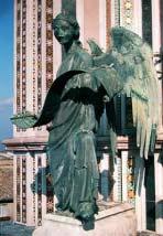 symboly evangelistů a soubor Majestátu nad