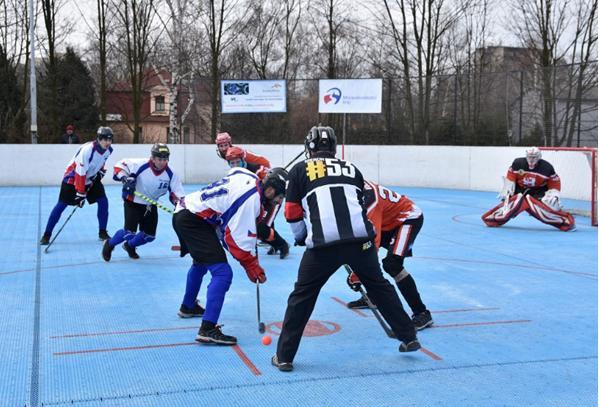 karvinského hokejbalu, Kateřina Němcová a Tereza Palová, i fanfáry trubačů Evžena Bierského a Alexandra Kani -